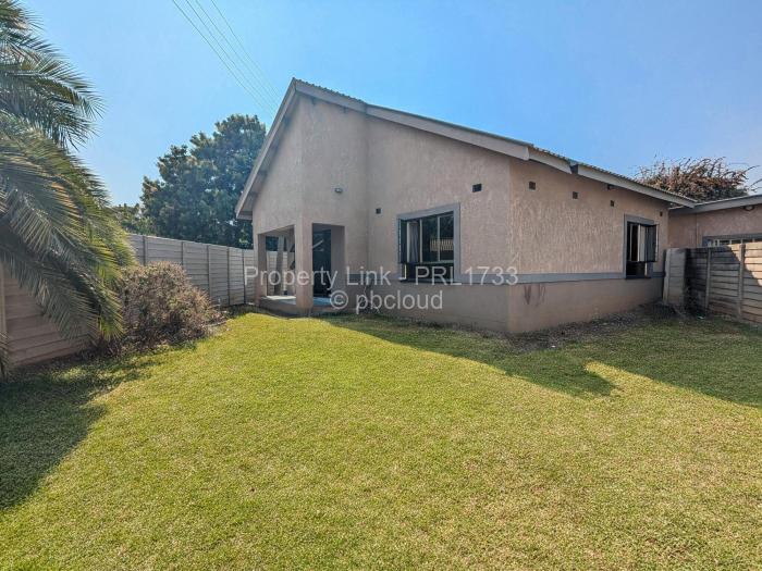 Townhouse/Cluster to Rent in Newlands, Harare
