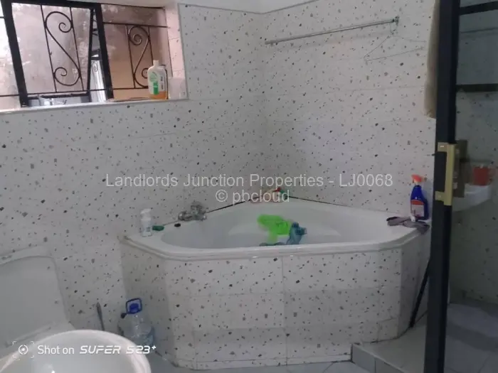 4 Bedroom House for Sale in Morningside Byo, Bulawayo