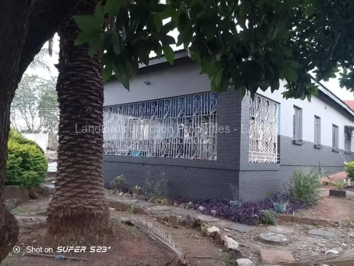 4 Bedroom House for Sale in Morningside Byo, Bulawayo