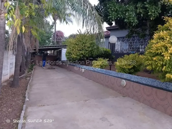 4 Bedroom House for Sale in Morningside Byo, Bulawayo