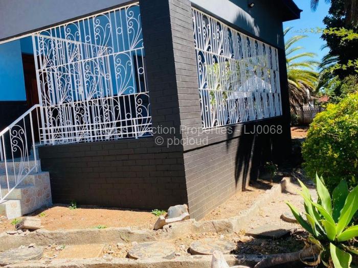4 Bedroom House for Sale in Morningside Byo, Bulawayo