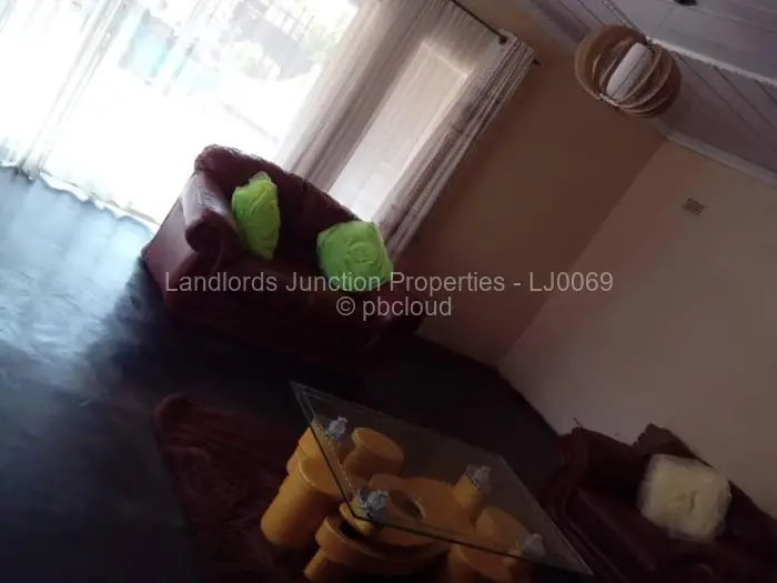 7 Bedroom House for Sale in Parklands, Bulawayo