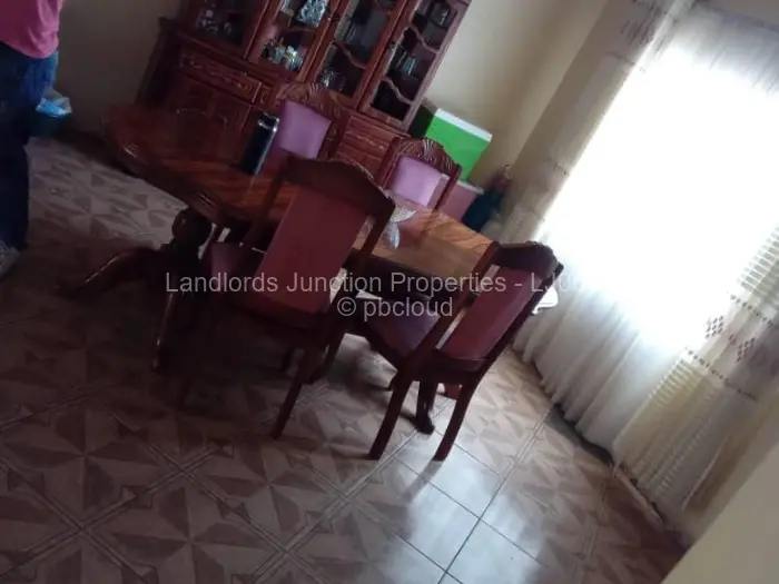 7 Bedroom House for Sale in Parklands, Bulawayo