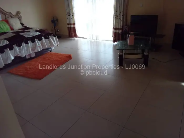 7 Bedroom House for Sale in Parklands, Bulawayo