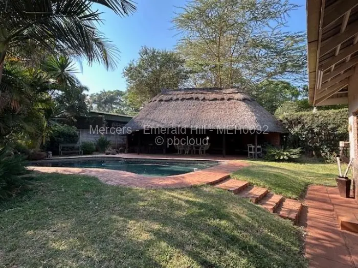4 Bedroom House to Rent in Emerald Hill