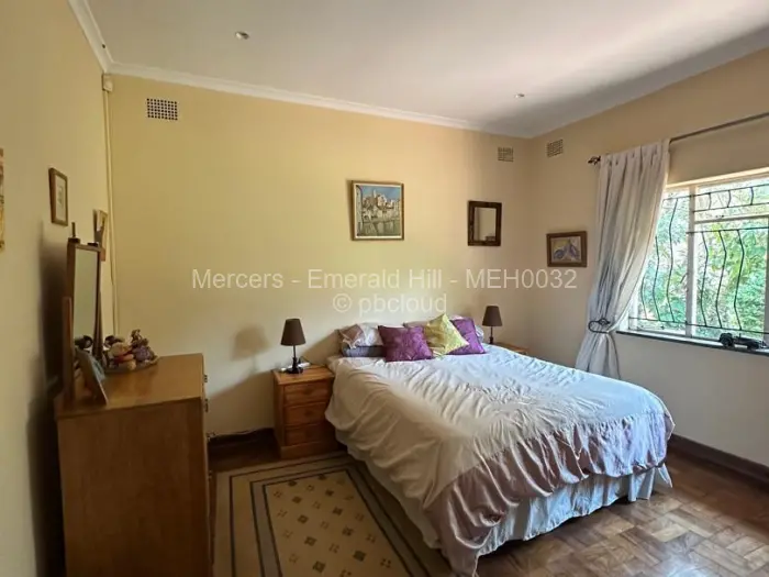 4 Bedroom House to Rent in Emerald Hill