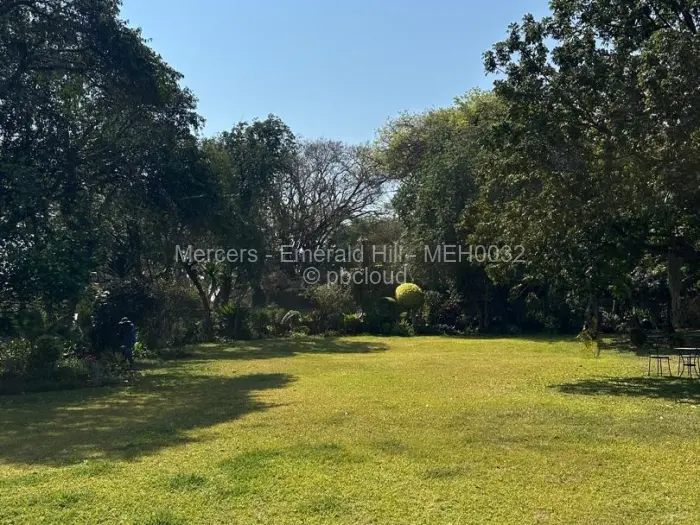4 Bedroom House to Rent in Emerald Hill