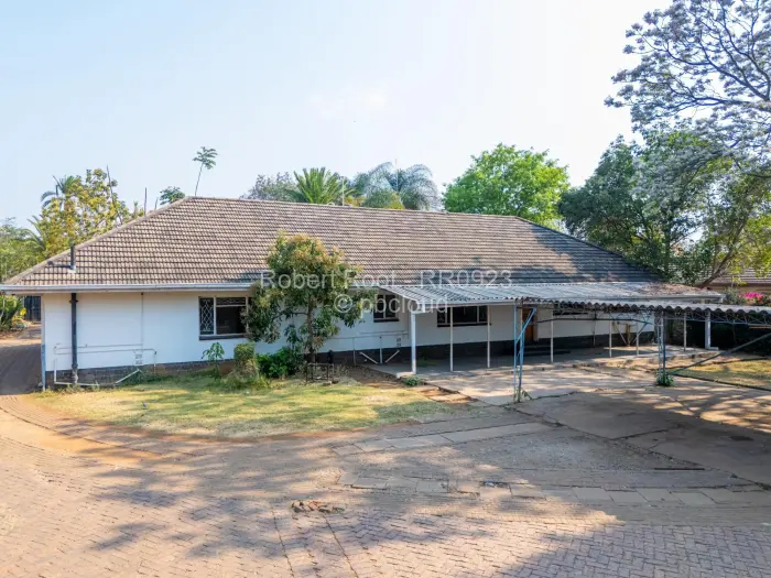 4 Bedroom House for Sale in Alexandra Park, Harare