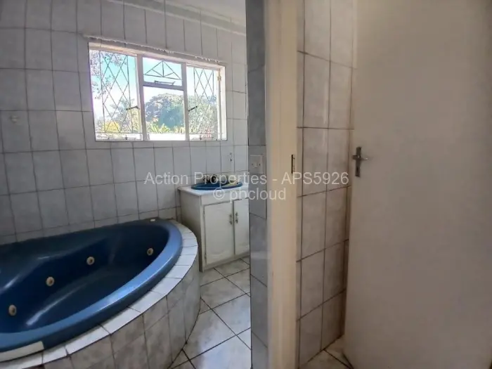 4 Bedroom House to Rent in Alexandra Park
