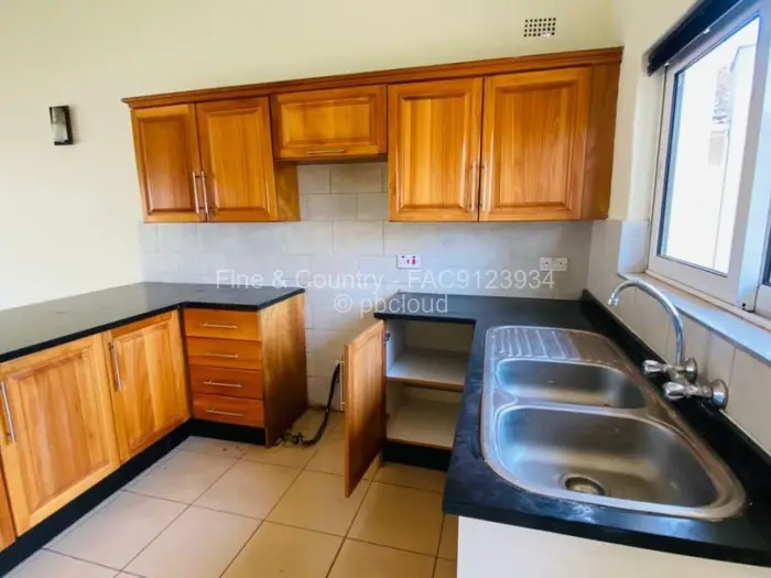 2 Bedroom Cottage/Garden Flat to Rent in Mabelreign, Harare