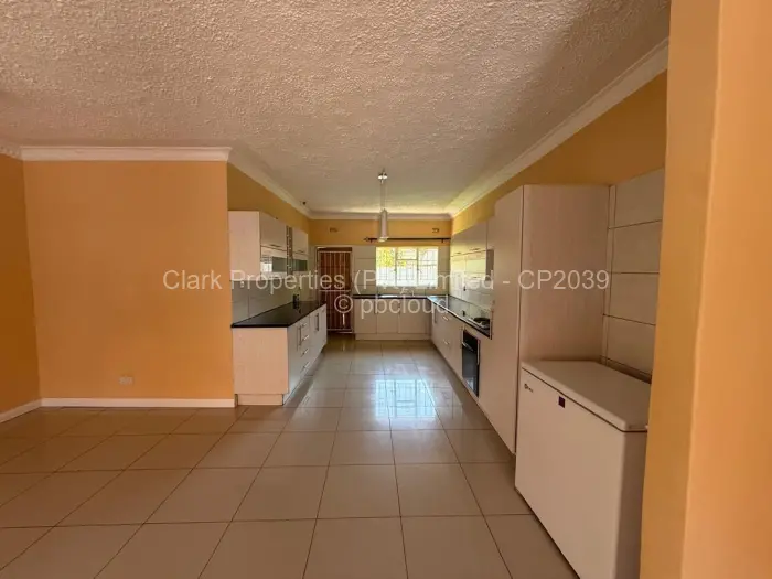 Townhouse/Complex/Cluster to Rent in Highlands