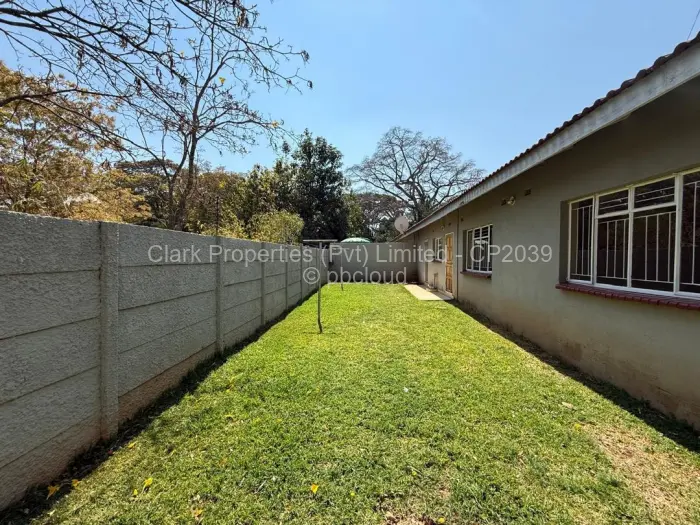Townhouse/Complex/Cluster to Rent in Highlands