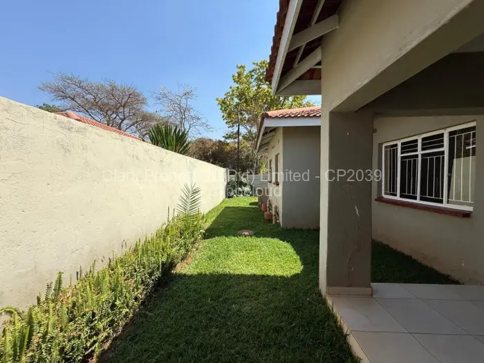 Townhouse/Complex/Cluster to Rent in Highlands