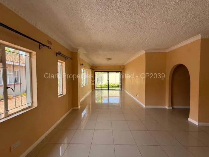 Townhouse/Complex/Cluster to Rent in Highlands