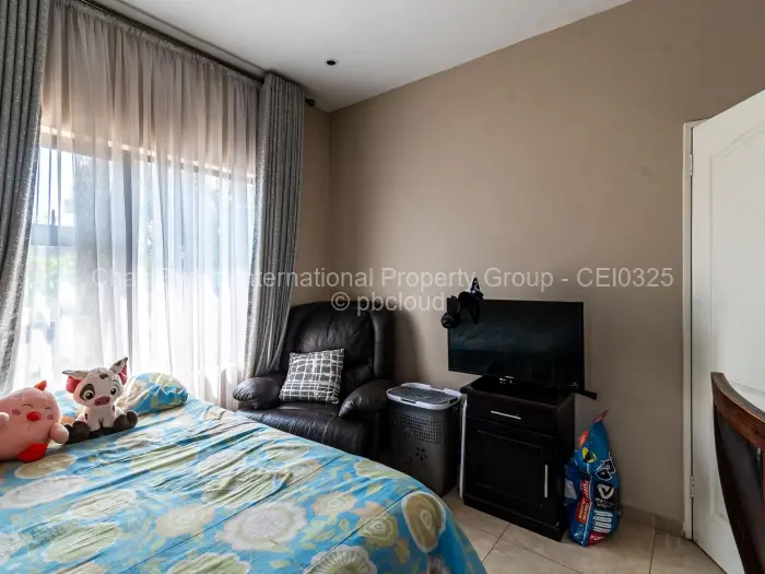 3 Bedroom Cottage/Garden Flat to Rent in Borrowdale West, Harare