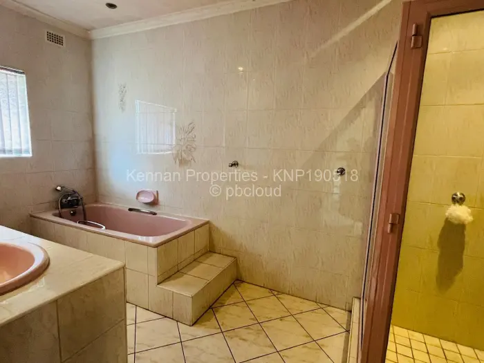 5 Bedroom House for Sale in Ballantyne Park, Harare