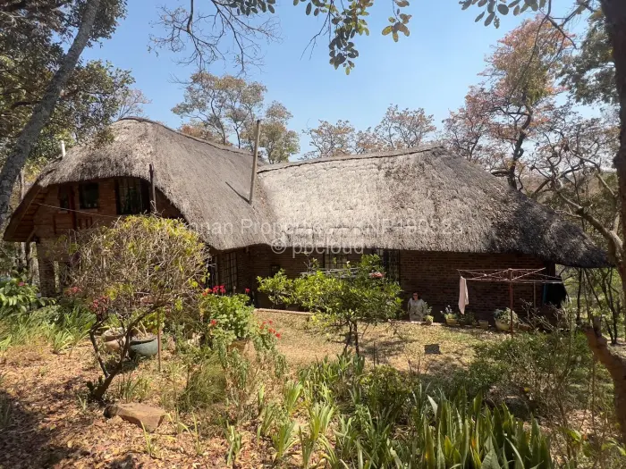 5 Bedroom House for Sale in Glen Lorne, Harare