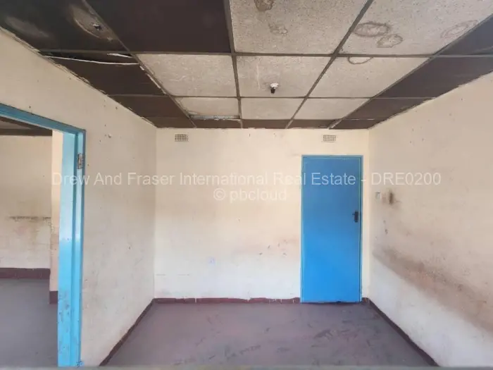 5 Bedroom House for Sale in Epworth, Harare