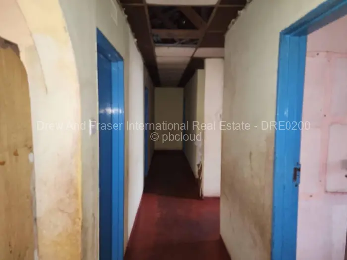 5 Bedroom House for Sale in Epworth, Harare