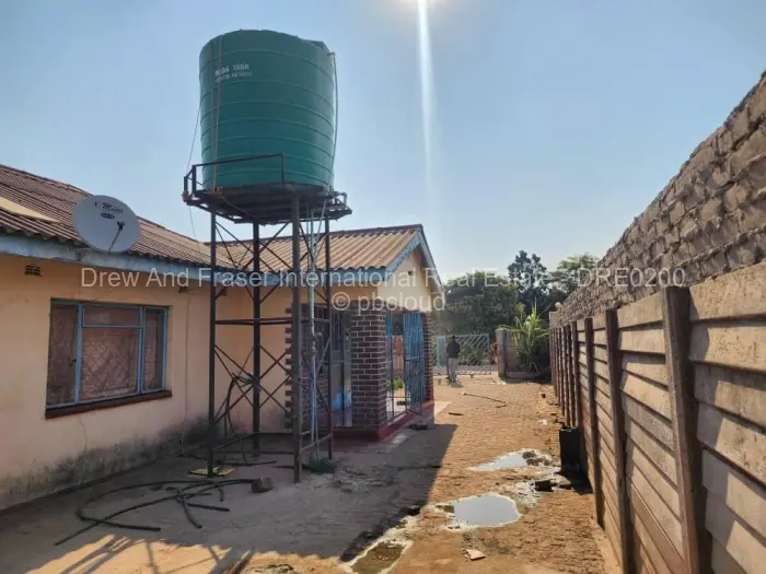 5 Bedroom House for Sale in Epworth, Harare