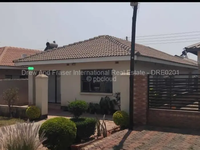 Townhouse/Cluster for Sale in Aspindale Park, Harare