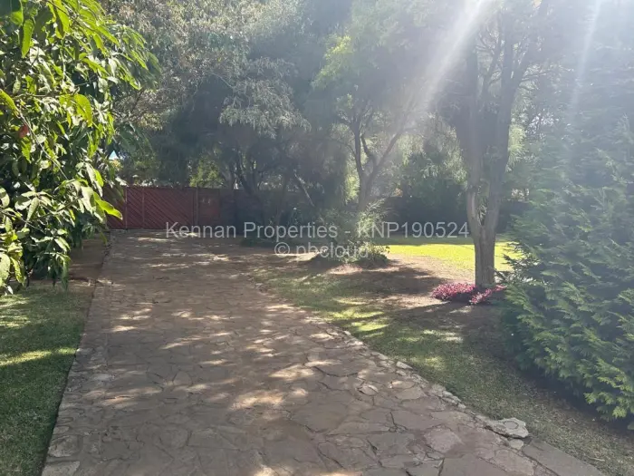 6 Bedroom House for Sale in Gunhill, Harare