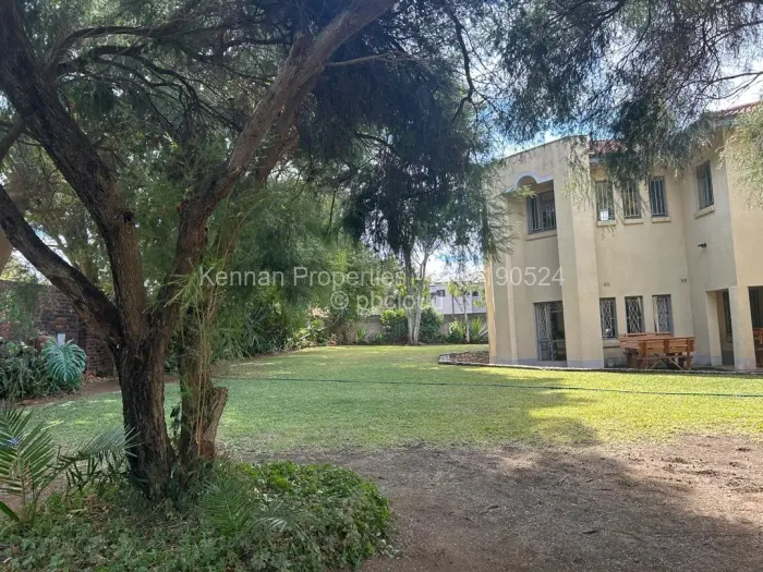 6 Bedroom House for Sale in Gunhill, Harare