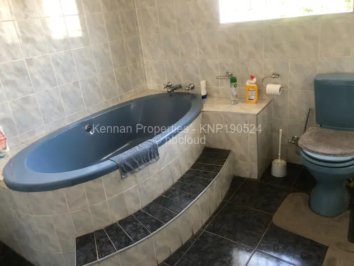 6 Bedroom House for Sale in Gunhill, Harare