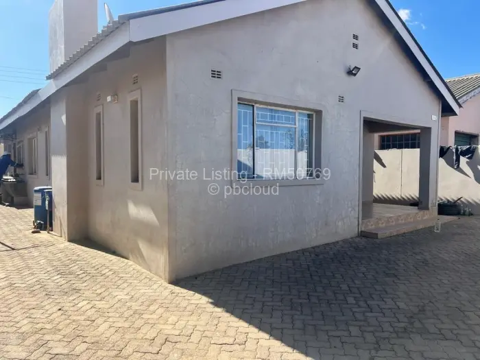 4 Bedroom House to Rent in Damofalls, Damofalls