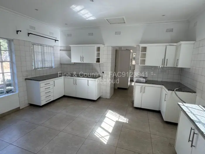 5 Bedroom House to Rent in Ballantyne Park, Harare