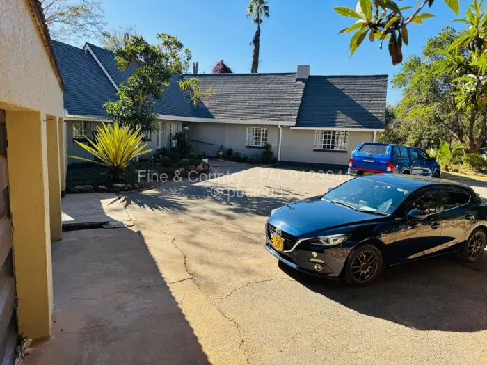 5 Bedroom House to Rent in Ballantyne Park, Harare