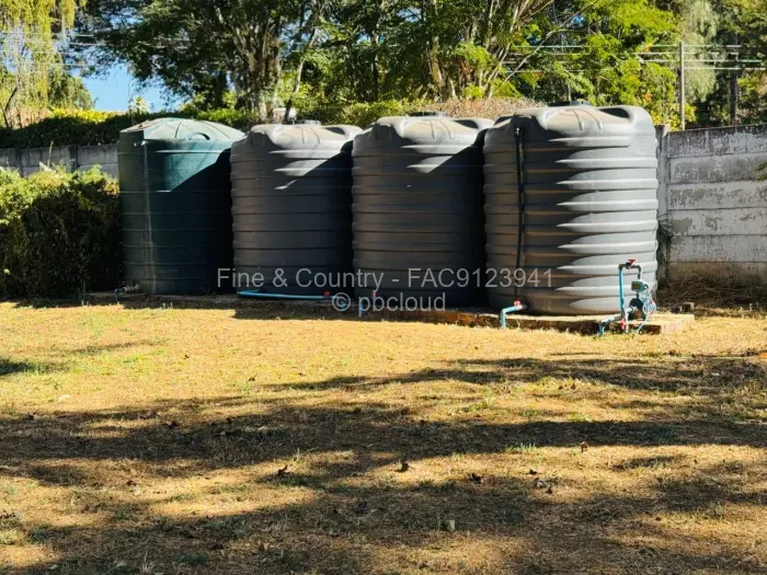 5 Bedroom House to Rent in Ballantyne Park, Harare