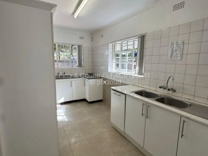5 Bedroom House to Rent in Ballantyne Park, Harare