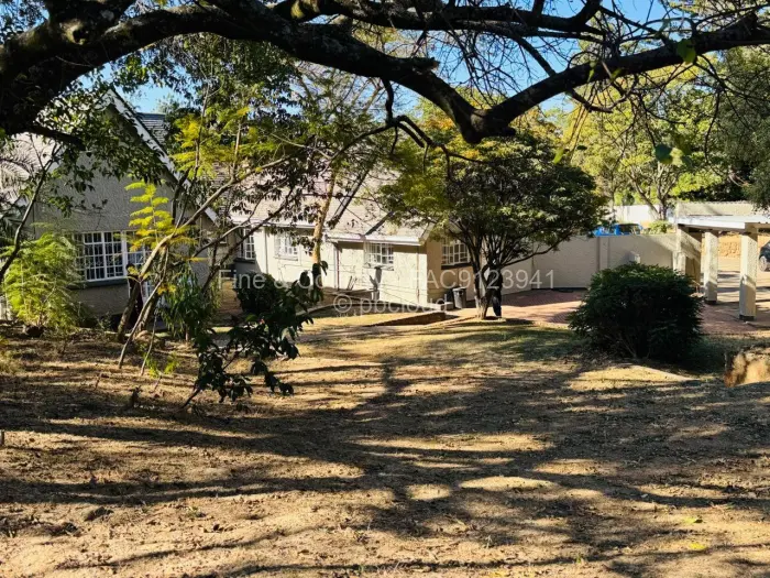 5 Bedroom House to Rent in Ballantyne Park, Harare