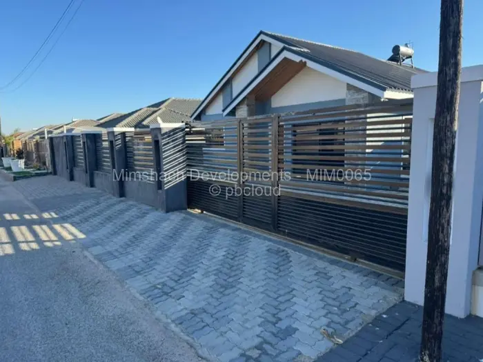 4 Bedroom House for Sale in Mabvazuva Estates, Ruwa