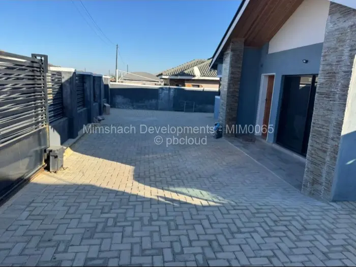 4 Bedroom House for Sale in Mabvazuva Estates, Ruwa