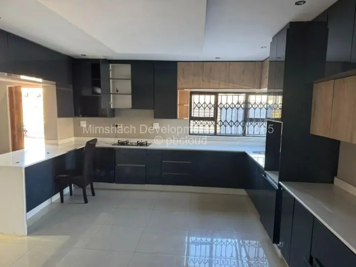 4 Bedroom House for Sale in Mabvazuva Estates, Ruwa