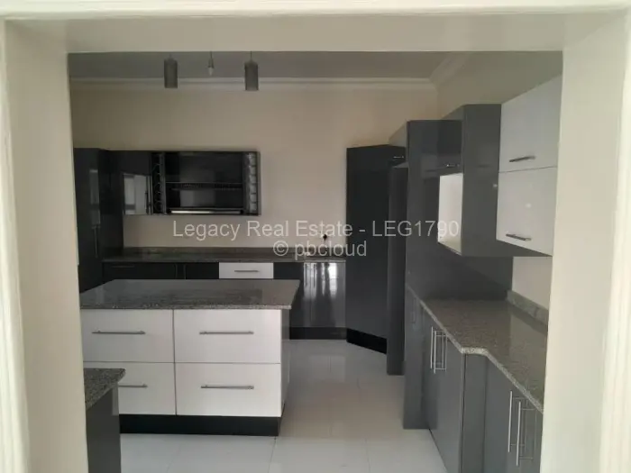 Townhouse/Complex/Cluster to Rent in Westgate