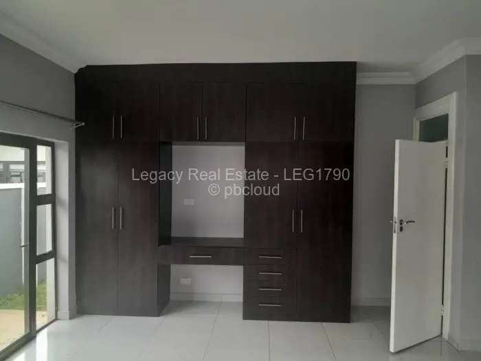 Townhouse/Complex/Cluster to Rent in Westgate