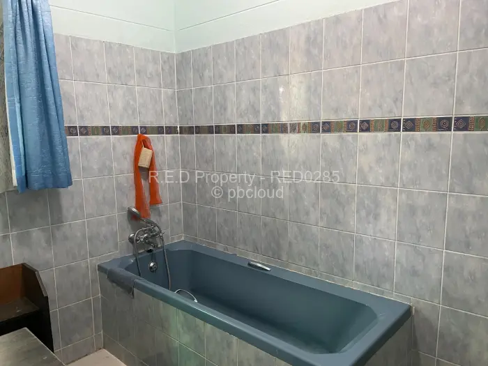 3 Bedroom House for Sale in Kensington Byo, Bulawayo