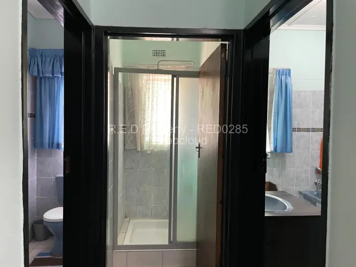 3 Bedroom House for Sale in Kensington Byo, Bulawayo
