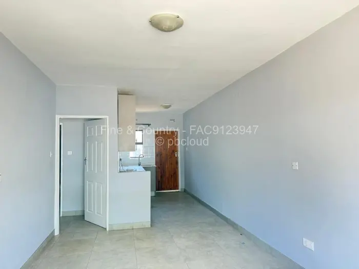 Townhouse/Cluster to Rent in Bluff Hill, Harare