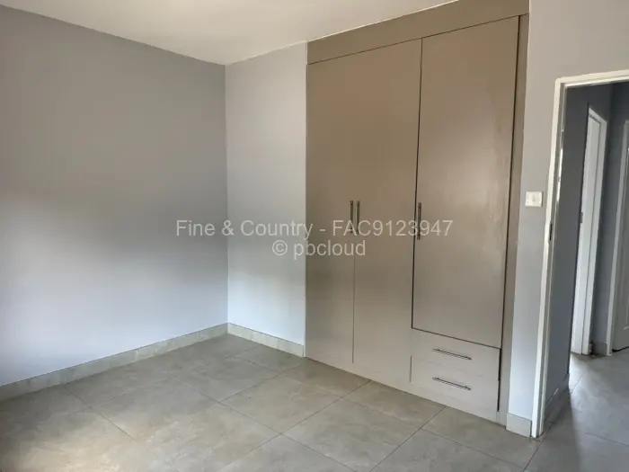 Townhouse/Cluster to Rent in Bluff Hill, Harare