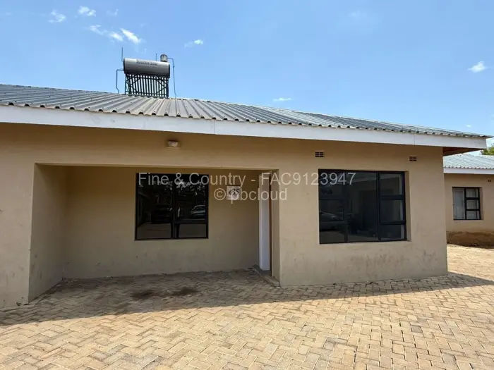 Townhouse/Cluster to Rent in Bluff Hill, Harare