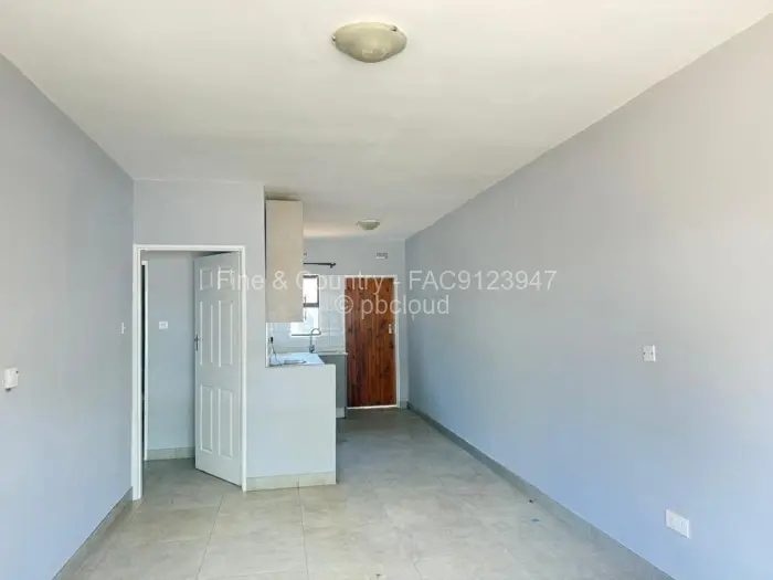 Townhouse/Cluster to Rent in Bluff Hill, Harare