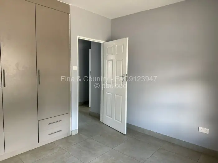 Townhouse/Cluster to Rent in Bluff Hill, Harare