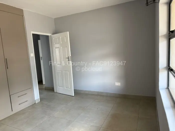 Townhouse/Cluster to Rent in Bluff Hill, Harare
