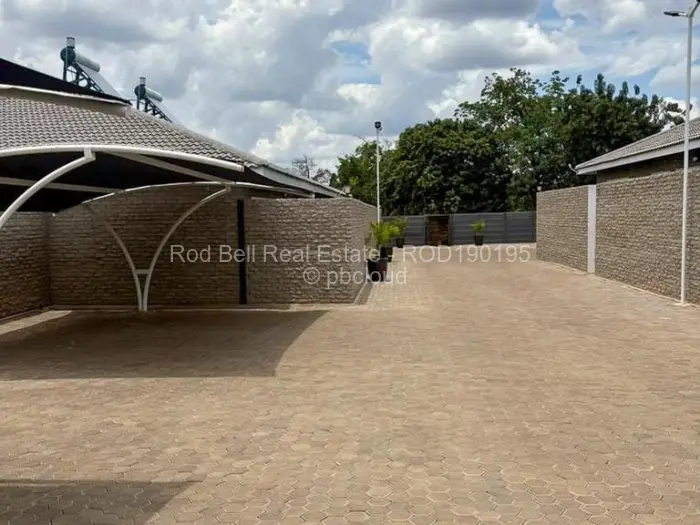 Townhouse/Cluster for Sale in Greendale, Harare