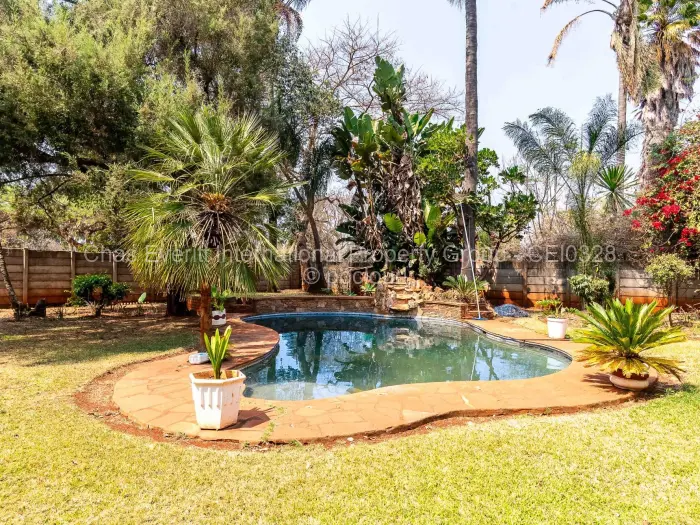 4 Bedroom House to Rent in Northwood