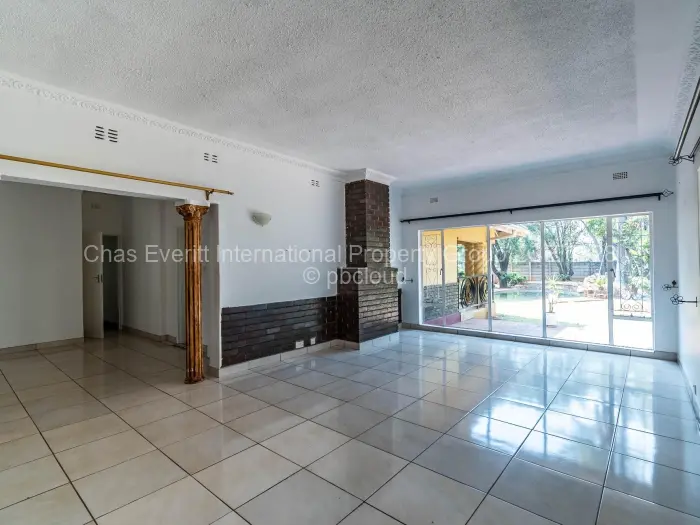 4 Bedroom House to Rent in Northwood